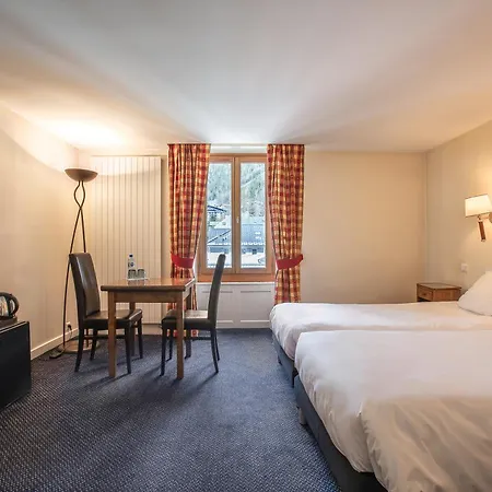 Otel La Croix Blanche 2*