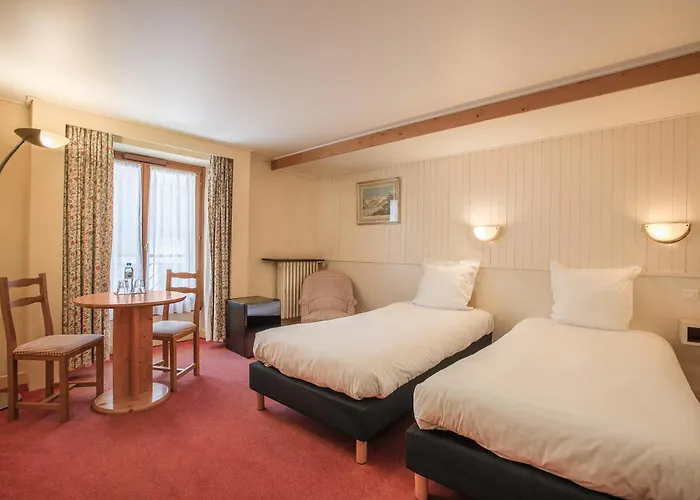 Hotel La Croix Blanche 2*