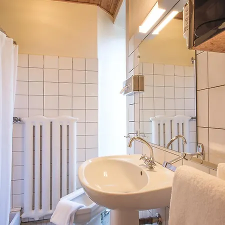 Hotel La Croix Blanche 2*