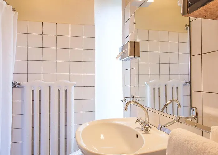 Hotel La Croix Blanche 2*